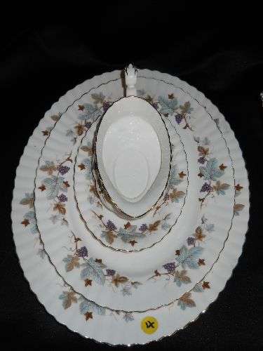 ROYAL ALBERT PART DINNER AND COFFEE SERVICE. PATTERN LORRAIN, 45 PIECES