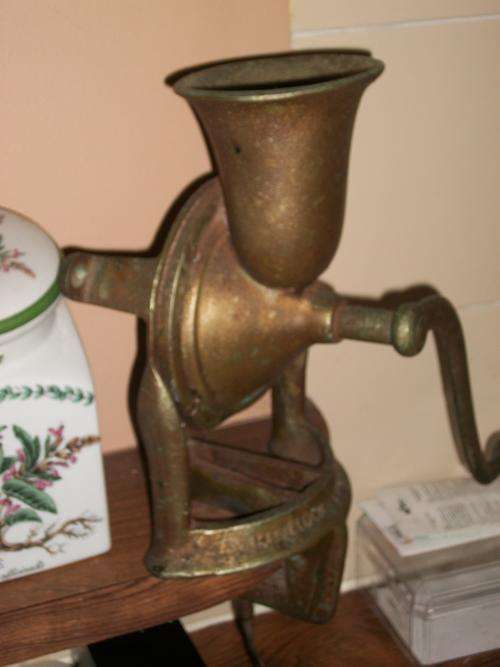 GRINDER BEANS LOVELY CONDITION