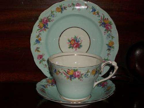 PORCELAIN TRIO PARAGON