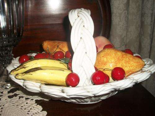 LOVELY PORCELAIN FRUIT BASKET