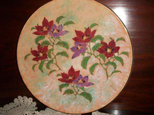 BEAUTIFUL LARGE ROYAL DOULTON CHARGER. MAGNOLLA. SIZE 34CM.