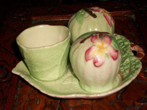 CLEARING!!!WOW!!!CARLTON WARE CRUET SET. STARTING @ R1.00!!!!