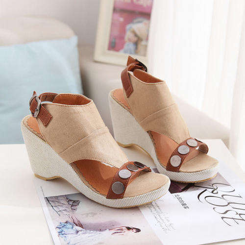 FASHIONABLE SUMMER SHOES