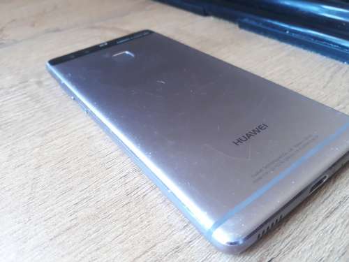 Hauwei p9 32gig dual sim. read
