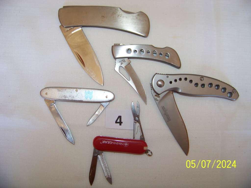 Knives 4