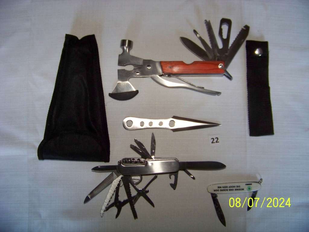 Knives 22