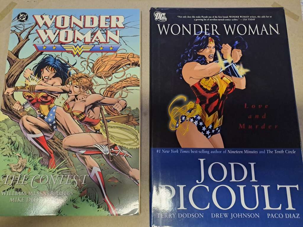 Wonder Woman - 2 Graphic novels - Reduced price