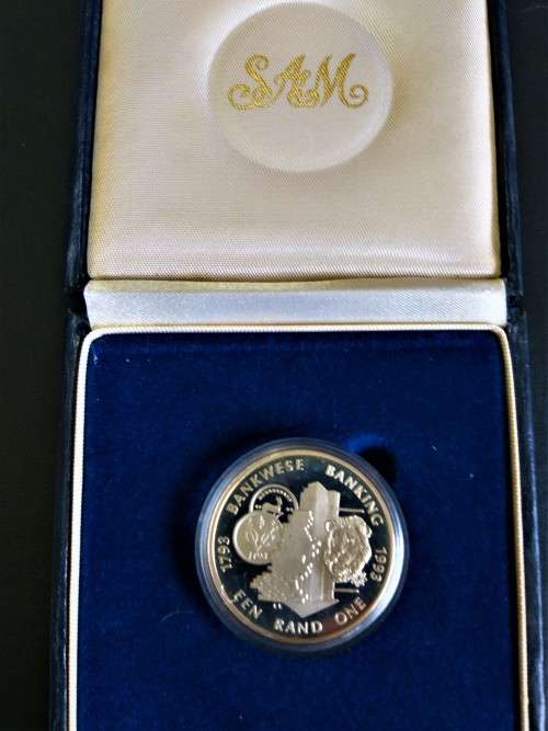 1993 SILVER R1 COIN  BANKING