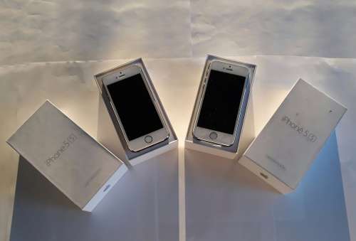 2x IPhone 5s brand new condition!!! - read description