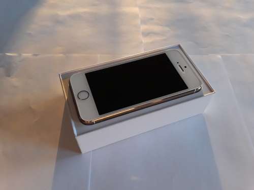 2x IPhone 5s brand new condition!!! - read description
