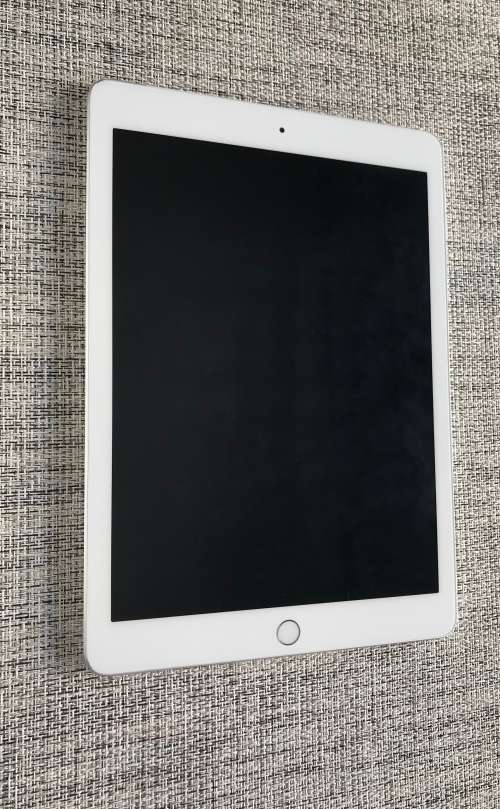 Apple iPad 6 Silver 32GB WiFi & LTE-Excellent Condition!