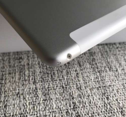 Apple iPad 6 Silver 32GB WiFi & LTE-Excellent Condition!