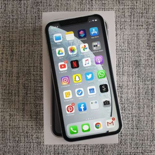 Apple iPhone XR White 64GB-Mint Condition