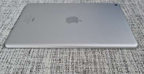Apple iPad 6TH GEN Silver 32GB WiFi