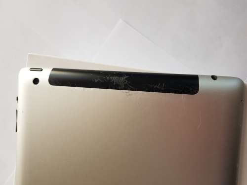 Apple iPad 3 64GB WIFI & Cellular Silver. Cracked screen