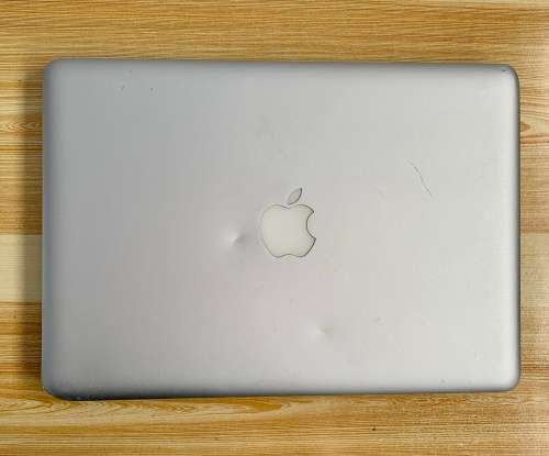 Apple MacBook Pro 13 Inch 2010 Intel Core 2 Duo 2.4 GHz 256GB SSD/4GB RAM - READ !