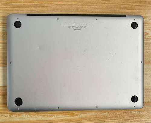 Apple MacBook Pro 13 Inch 2010 Intel Core 2 Duo 2.4 GHz 256GB SSD/4GB RAM - READ !