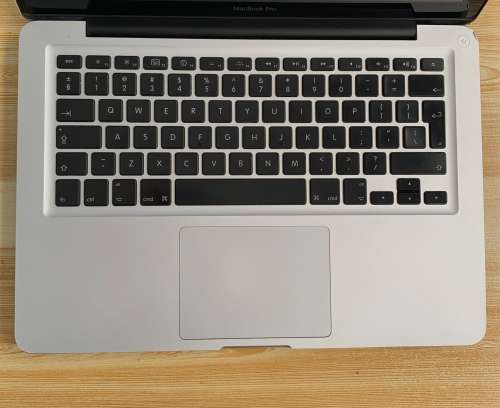 Apple MacBook Pro 13 Inch 2010 Intel Core 2 Duo 2.4 GHz 256GB SSD/4GB RAM - READ !