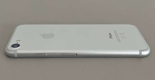 Apple iPhone 7 Silver 32GB READ!!! SOLD AS IS!!!