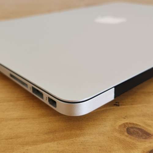 Apple MacBook Air 13 Inch Early 2014 Intel Core i5 256GB SSD/4GB RAM (1 Month Warranty)