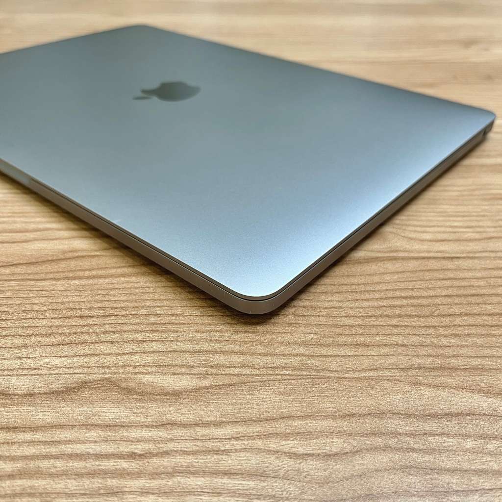 Apple MacBook Pro 13 Inch 2017 | Space Grey | Intel Core i5 | 128GB SSD/8GB RAM | READ AD!