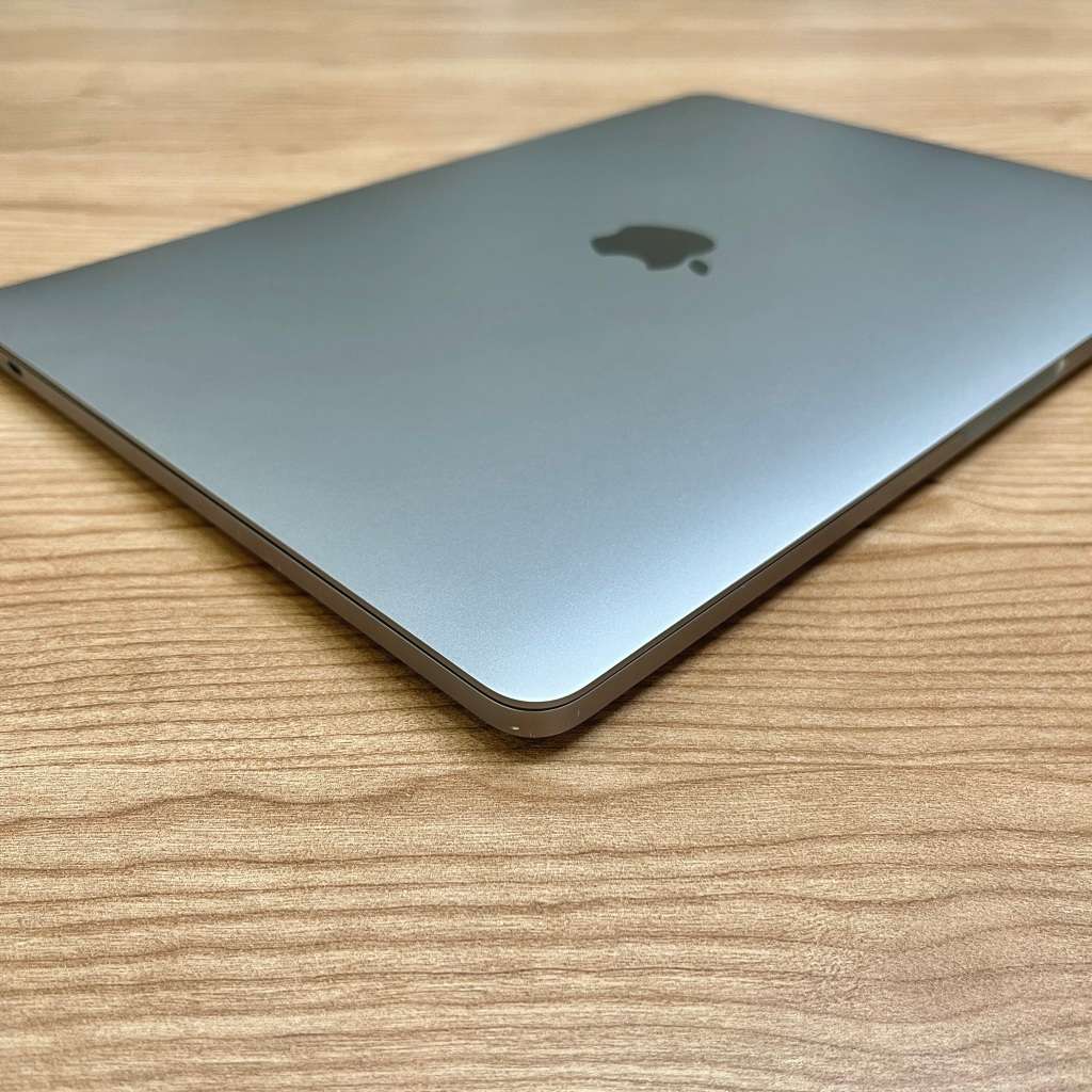 Apple MacBook Pro 13 Inch 2017 | Space Grey | Intel Core i5 | 128GB SSD/8GB RAM | READ AD!