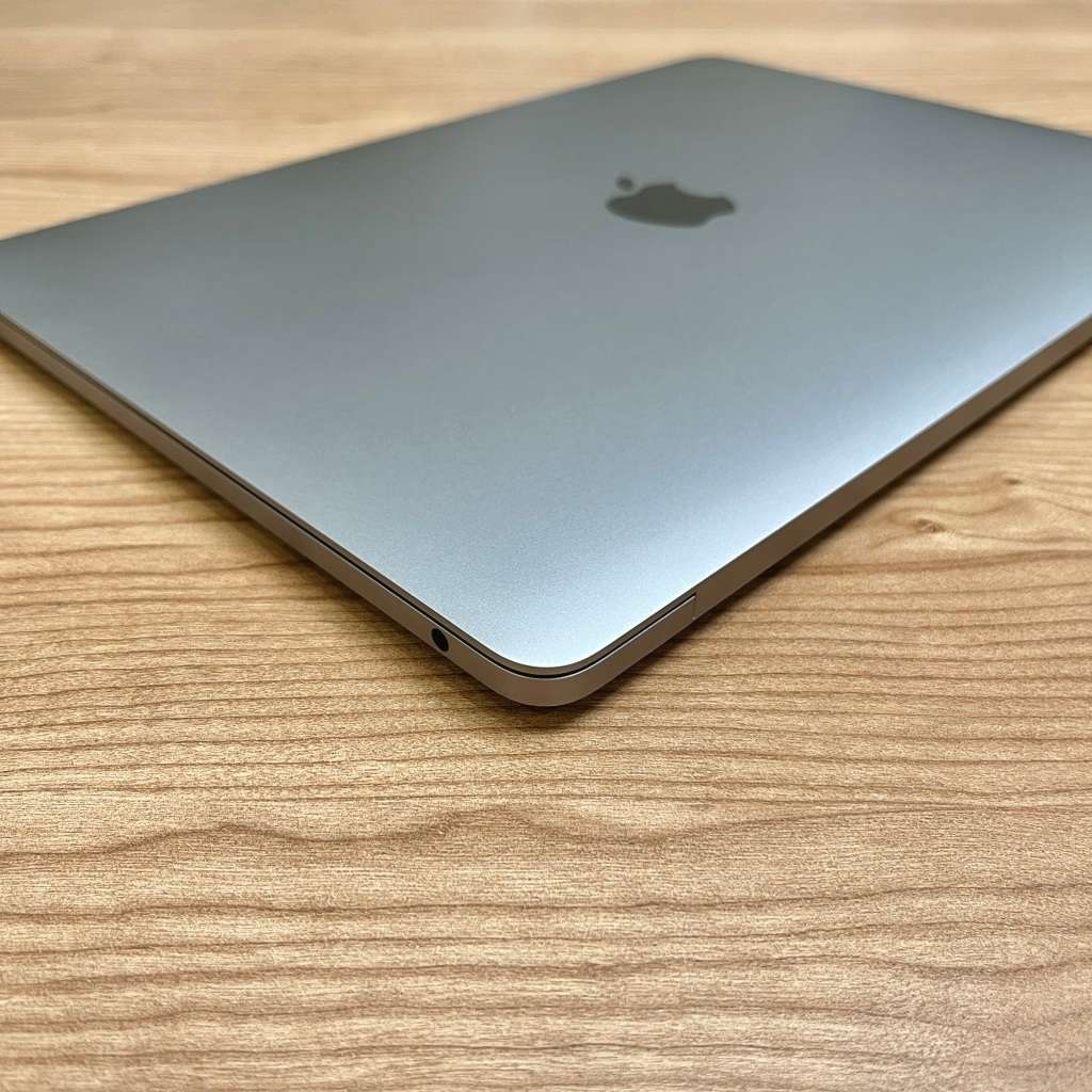 Apple MacBook Pro 13 Inch 2017 | Space Grey | Intel Core i5 | 128GB SSD/8GB RAM | READ AD!