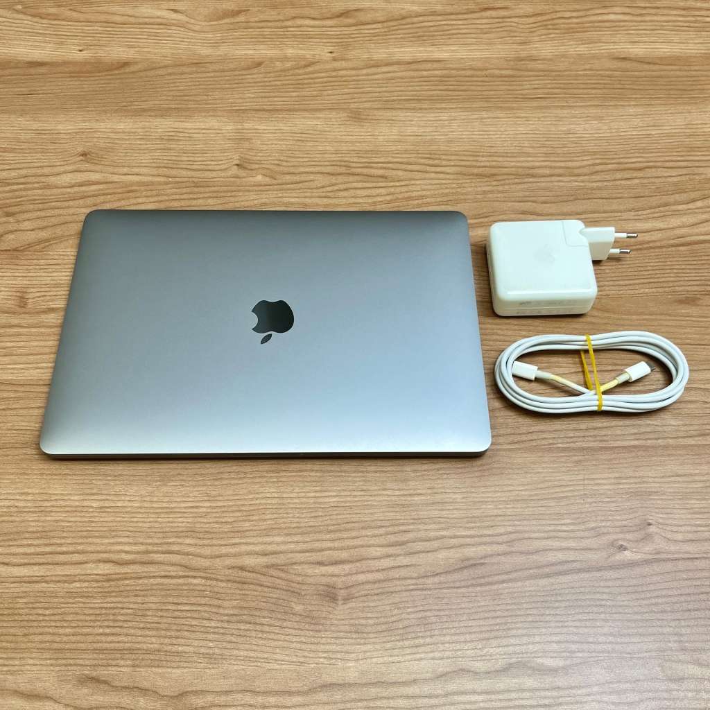 Apple MacBook Pro 13 Inch 2017 | Space Grey | Intel Core i5 | 128GB SSD/8GB RAM | READ AD!