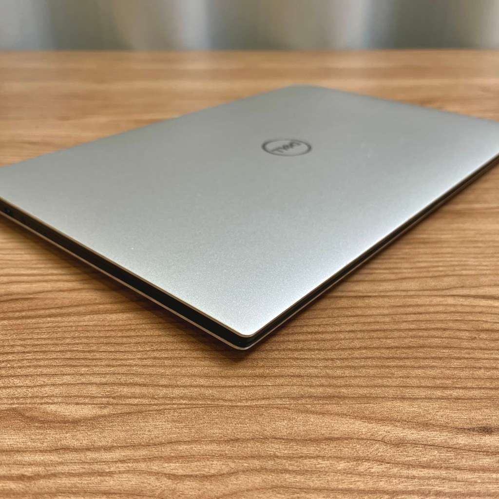 Dell XPS 13 9370 UltraBook | Intel Core i5 | 256GB SSD/8GB RAM | (3 Month Warranty)