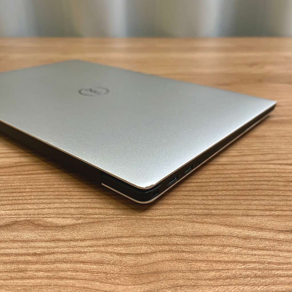 Dell XPS 13 9370 UltraBook | Intel Core i5 | 256GB SSD/8GB RAM | (3 Month Warranty)