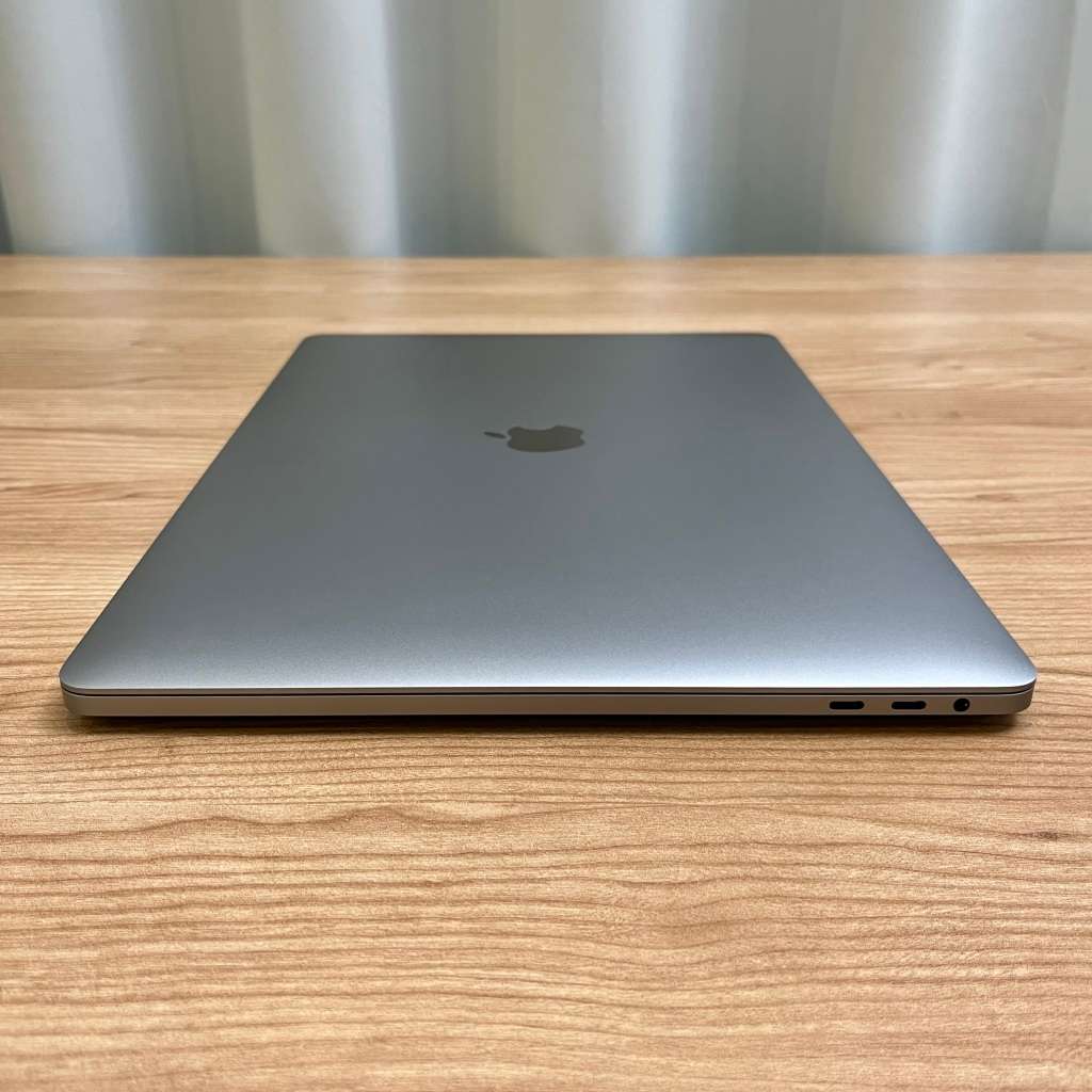 Apple MacBook Pro 15 Inch 2017 Space Grey | Intel Core i7 | 256GB SSD/16GB RAM | (3 Month Warranty )
