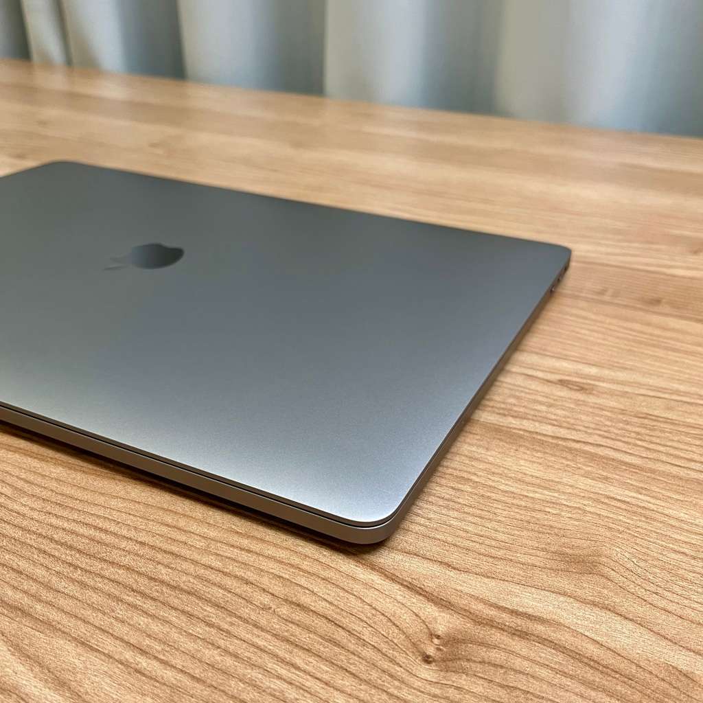 Apple MacBook Pro 15 Inch 2017 Space Grey | Intel Core i7 | 256GB SSD/16GB RAM | (3 Month Warranty )