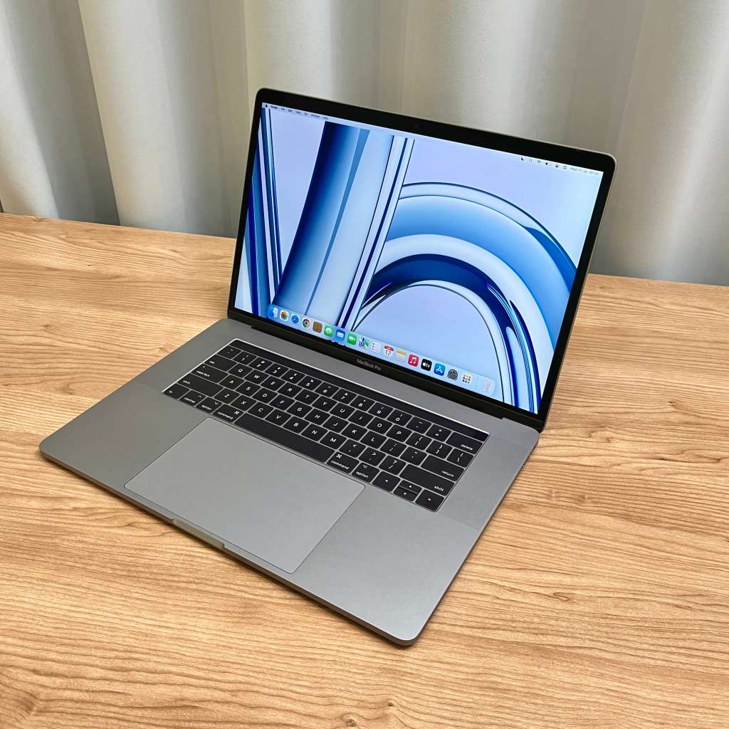 Apple MacBook Pro 15 Inch 2017 Space Grey | Intel Core i7 | 256GB SSD/16GB RAM | (3 Month Warranty )