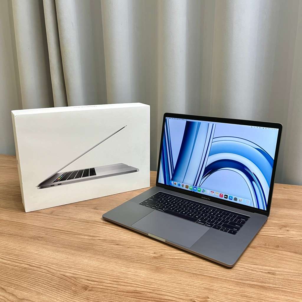Apple MacBook Pro 15 Inch 2017 Space Grey | Intel Core i7 | 256GB SSD/16GB RAM | (3 Month Warranty )
