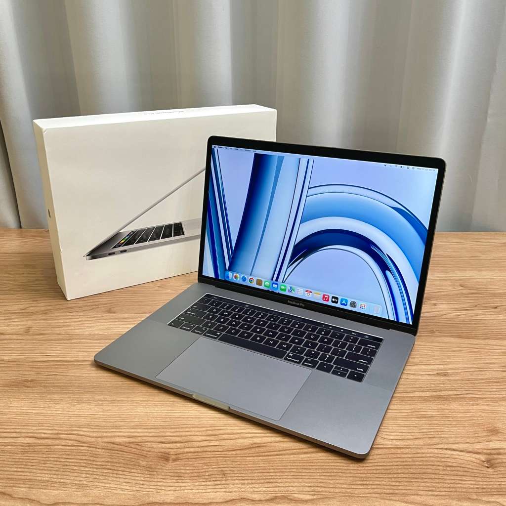 Apple MacBook Pro 15 Inch 2017 Space Grey | Intel Core i7 | 256GB SSD/16GB RAM | (3 Month Warranty )