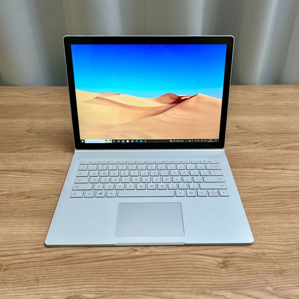 Microsoft Surface Book 2 13.5 Inch | Intel Core i5 | 256GB SSD | 8GB RAM | (3 Month Warranty)