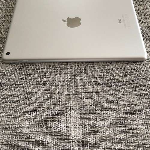 Apple iPad 5 Silver 32GB WiFi-Excellent Condition!