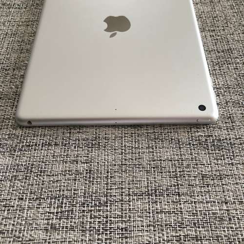 Apple iPad 5 Silver 32GB WiFi-Excellent Condition!