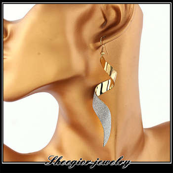 VINTAGE STYLE ALLOY SILVER &GOLD LARGE  DULL POLISHED TWIRLEY  DANGLE  EAR RINGS