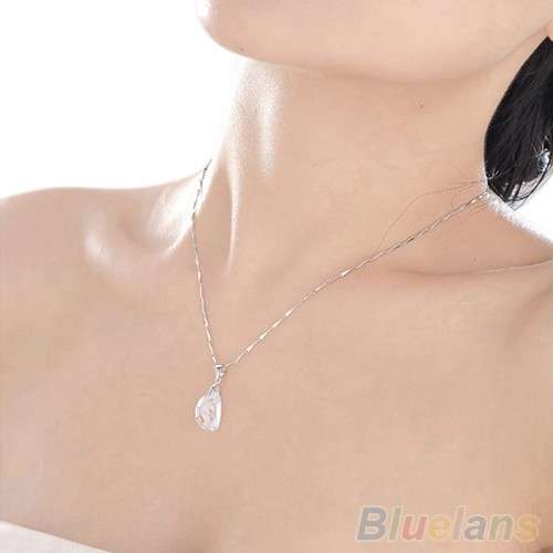 WOMANS CRYSTAL PEA SHAPED SILVER PLATED NECKLACE