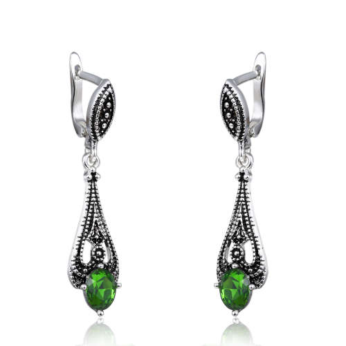 ***EXQUISITE*** VINTAGE SILVER EARRINGS WITH A GREEN CRYSTAL