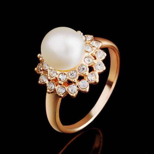 18 KT GOLD PLATED  FAUX PEARL RING SIZE 9