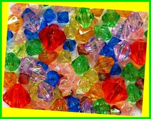 ****Beads**** A selection of acrylics.lucite & wooden beads.