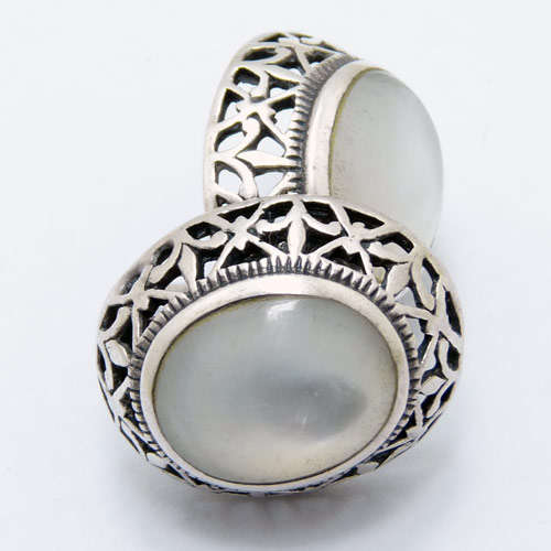 Vintage Solid Sterling Silver Stud earrings - Cat's Eye