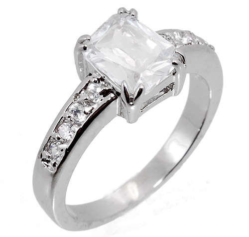 Excellent diamond simulated Ring - Size 7