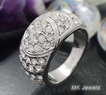 !!! GORGOUES !!! Simulated diamond micro-pave Ring - Size 8