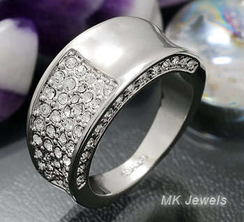 Think VALENTINE'S !!!! Gorgeous micropave wide diamond cz 18ct GP ring - Size 7.5