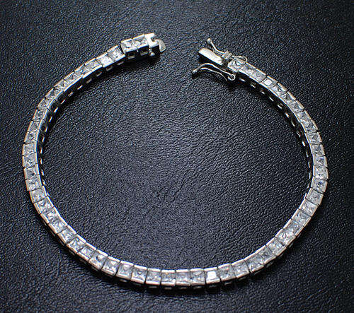 WOW!!! Gorgeous SOLID Sterling Silver 4mm Wide Bracelet & Princess cut Sim diamonds