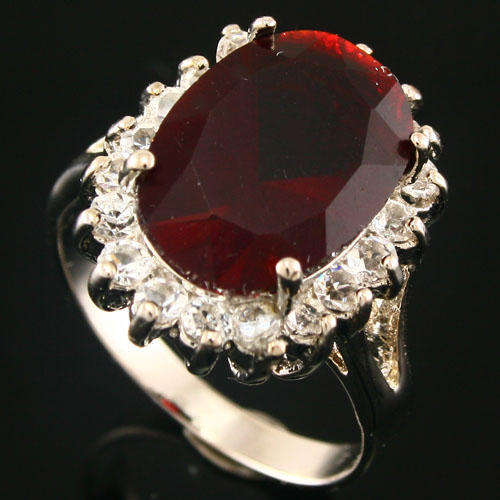 R30.00 START!!!! Stuninng Simulated Ruby ring - Size 8