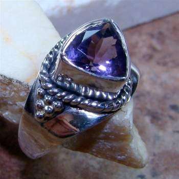 Breathtaking SOLID Sterling Silver Natural Amethyst Ring - Size 6.5
